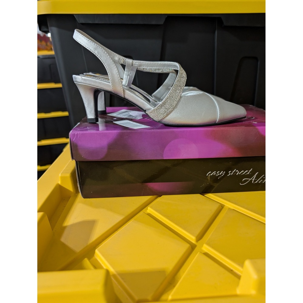 New Easy Street Alive 5 Silver Satin Rhinestone Slingback Kitten Heels Size 6 M